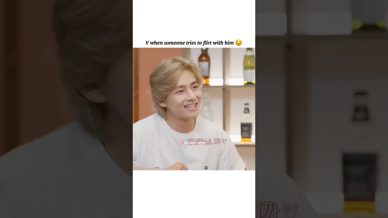 V's reaction when Army's try to flirt with him 😏 || #bts #btsarmy #btskittymedia