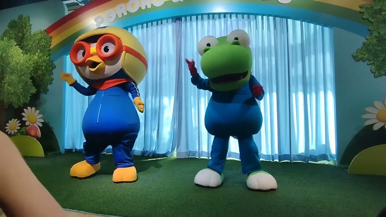 [For Kids] Pororo Park Singapore Meet & Greet Session. Singing Head Shoulder Knee Toe Song & Dance🐧🐧