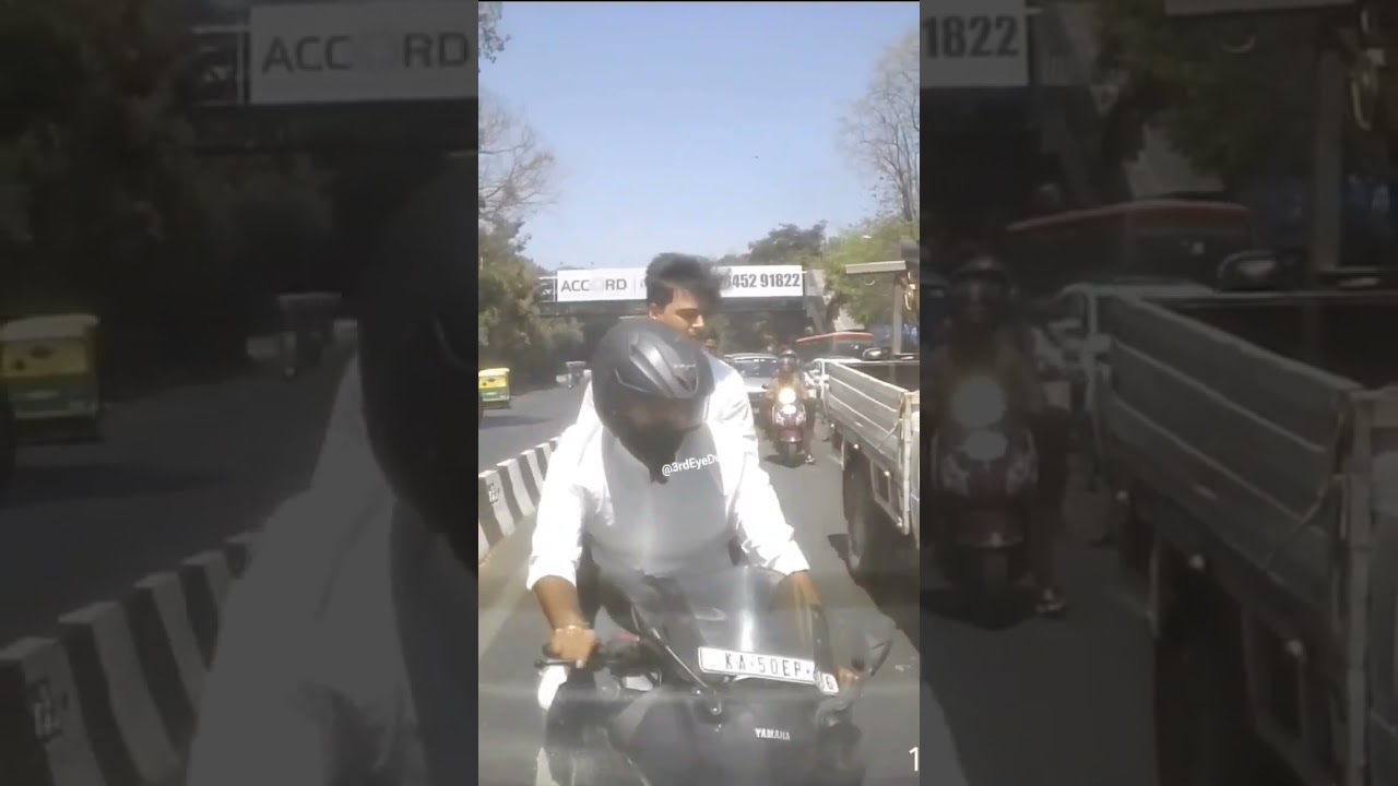 Biker escapes from Bangalore Traffic Police 😳