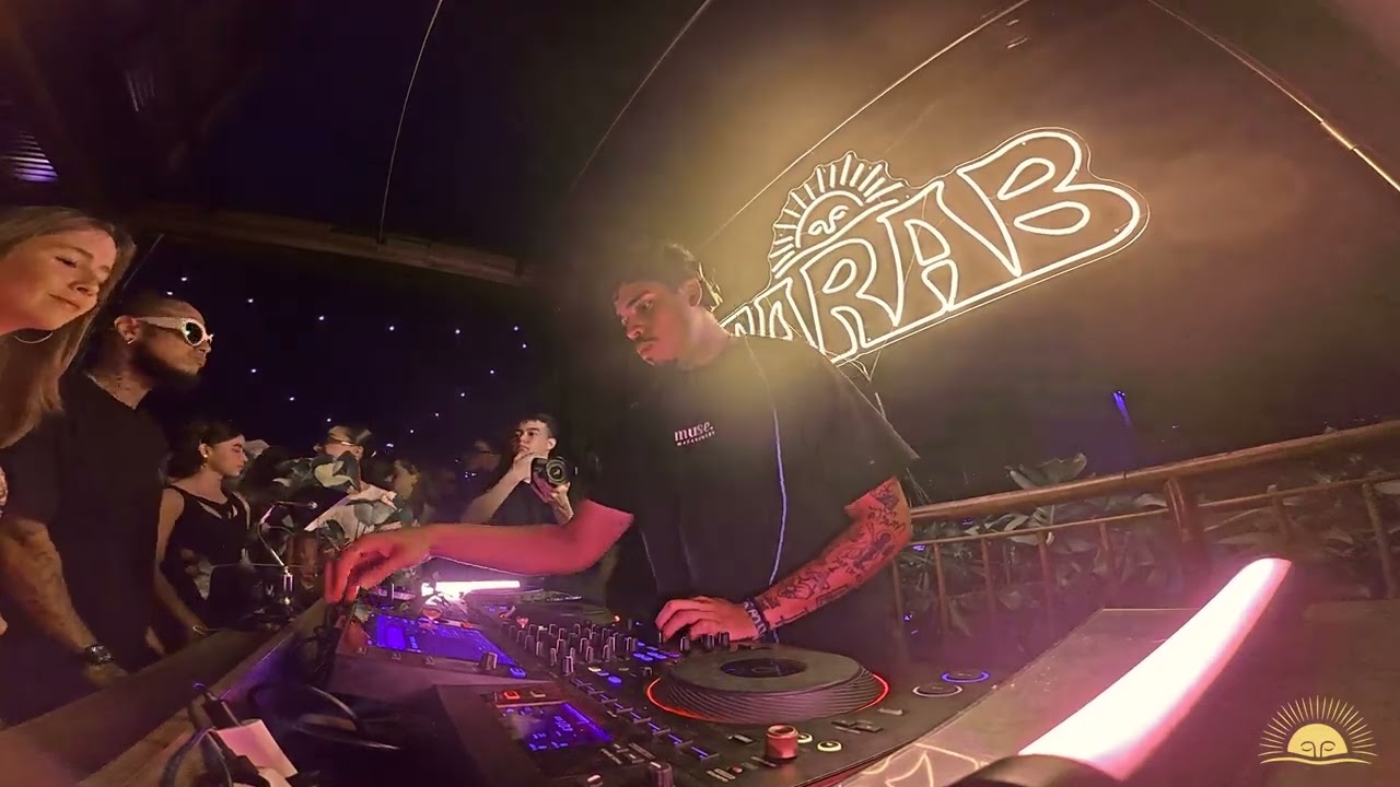 Rooftop Party Deep House Mix by by L!on (Pablo Fierro, Dyzen, Da Capo) - Tarab Sessions