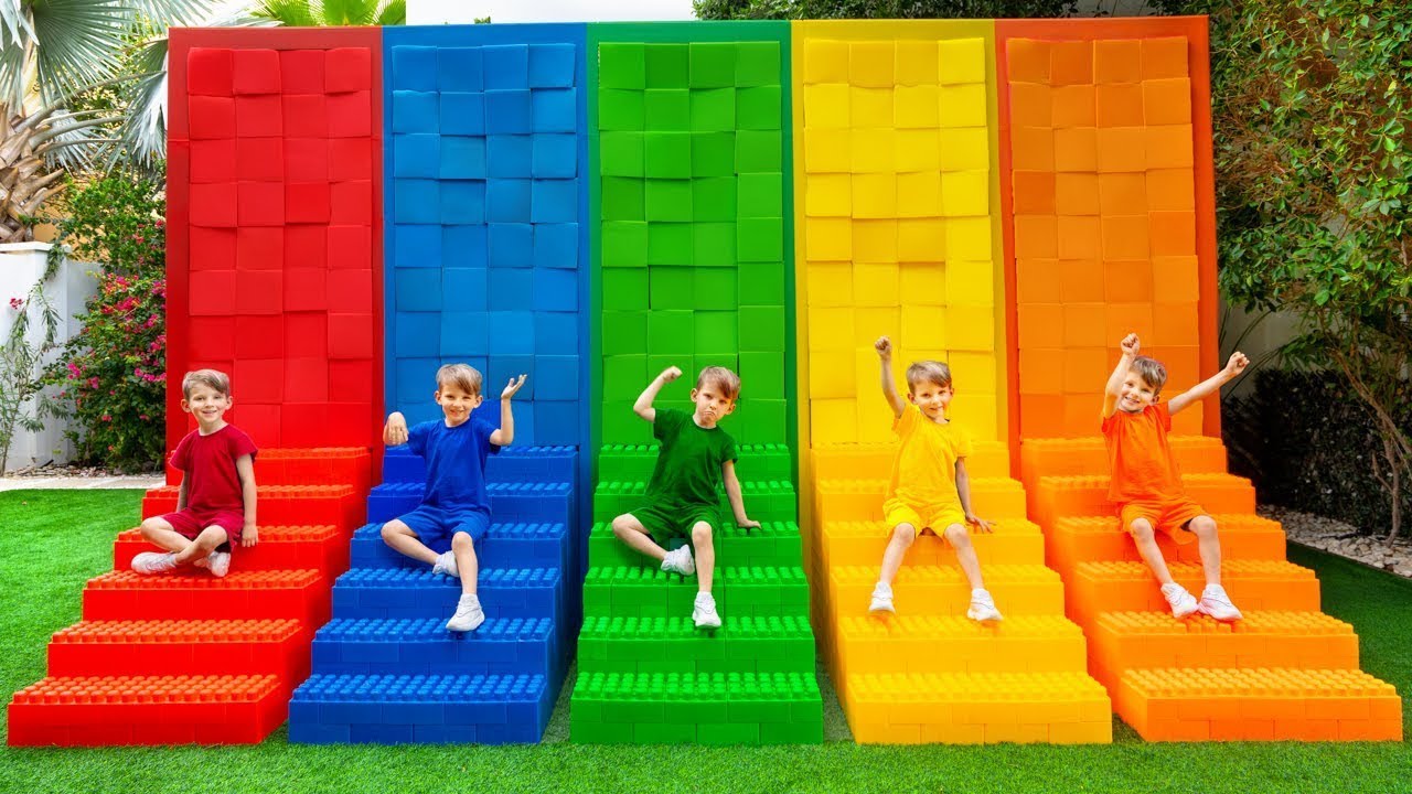 Herausforderung: Farbige Softplay-T&uuml;ren 🌈 Sammlung von Videos f&uuml;r Kinder | Vania Mania DE