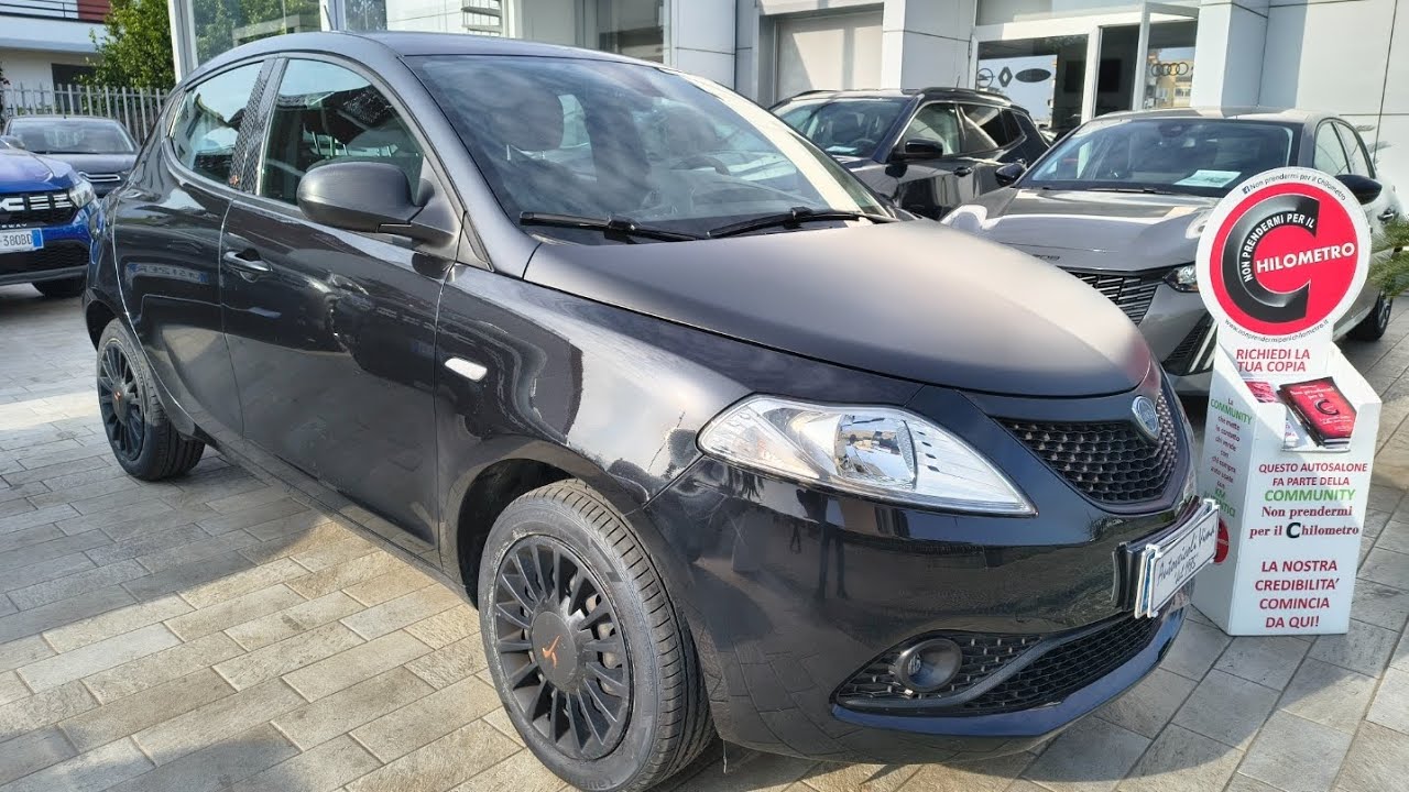 LANCIA Ypsilon 1.2 69 CV 5p. GPL Ecochic BLACK&NOIR