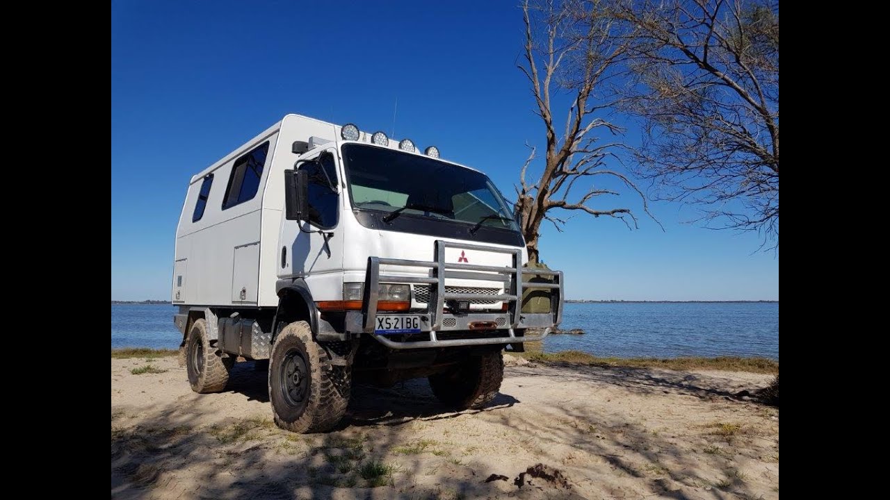 MITSUBISHI CANTER 4X4 CAMPER TRUCK