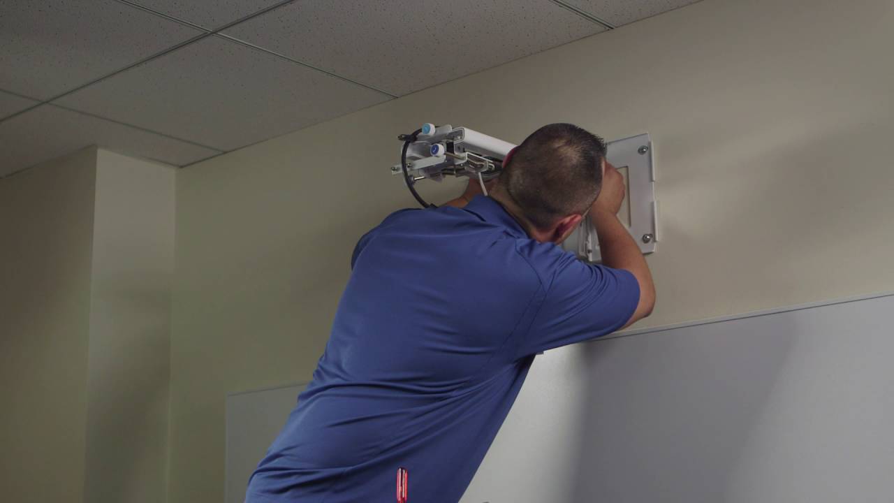 BrightLink 595Wi installation video - #6 Mounting the projector