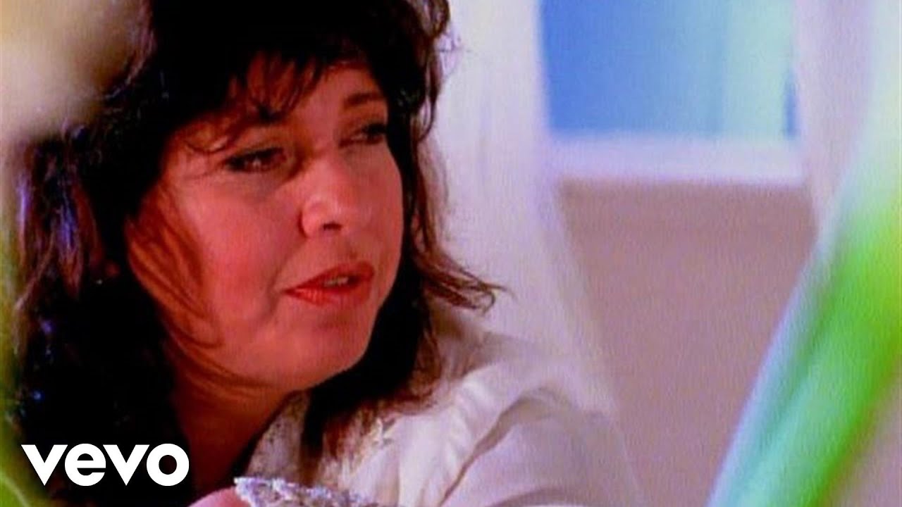Roberta Miranda - A Mulher Em Mim {The Woman In Me (Needs The Man In You)}