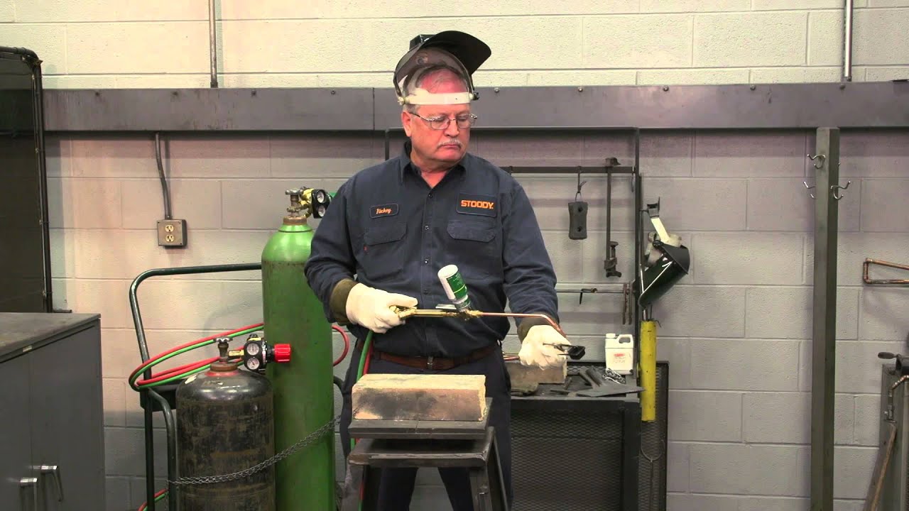 Repair and Hardfacing Guidelines when Using a Powder Spray Torch | Victor Torches