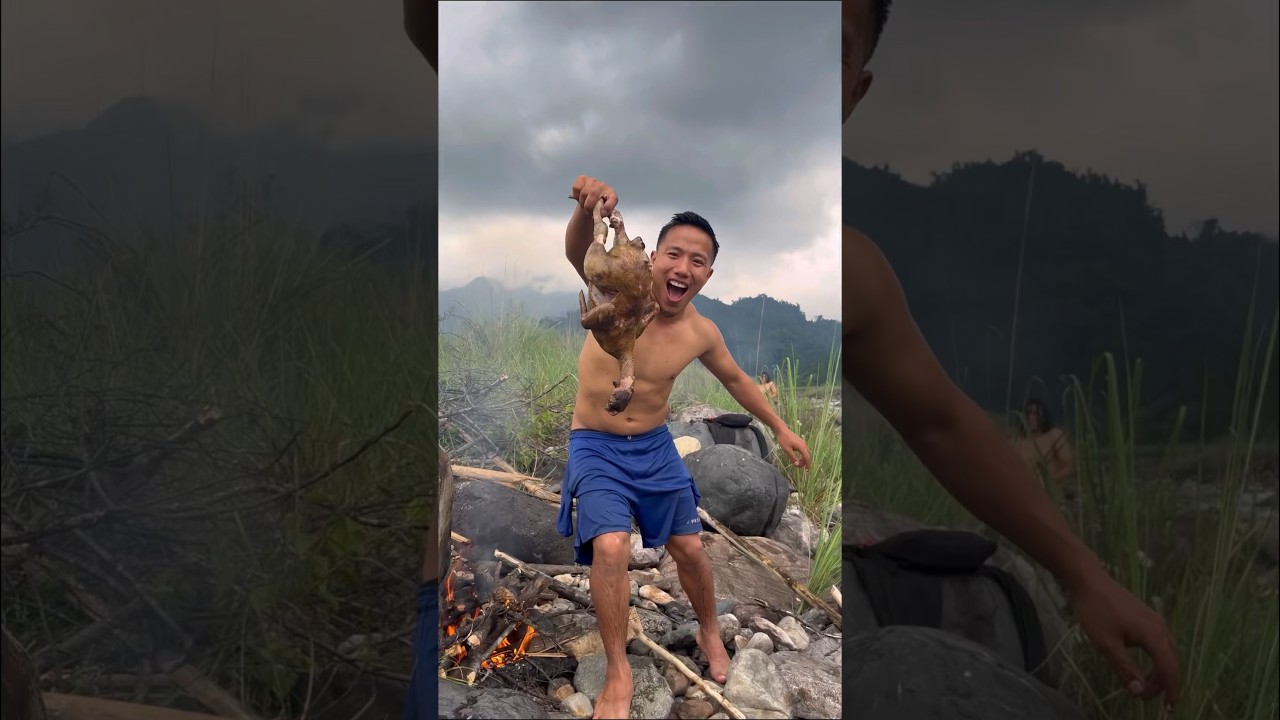 CHICKEN ROASTING IN JUNGLE 🔥🐔