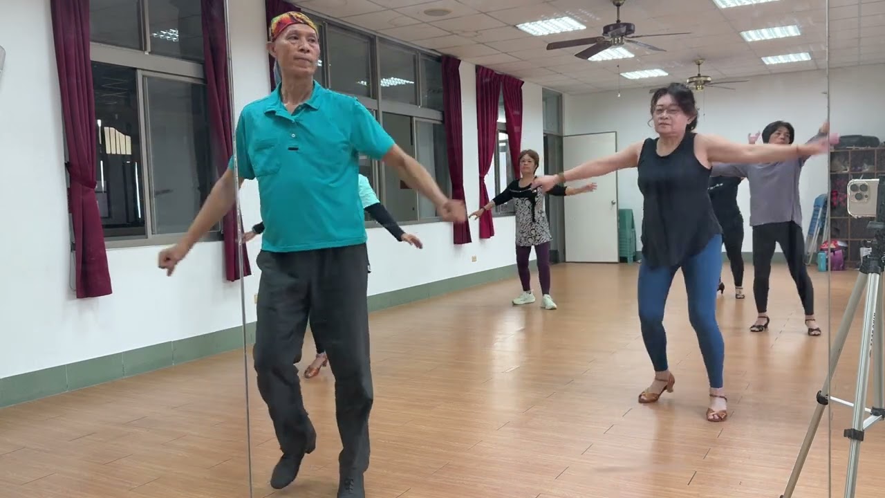 1141227 眉飛色舞