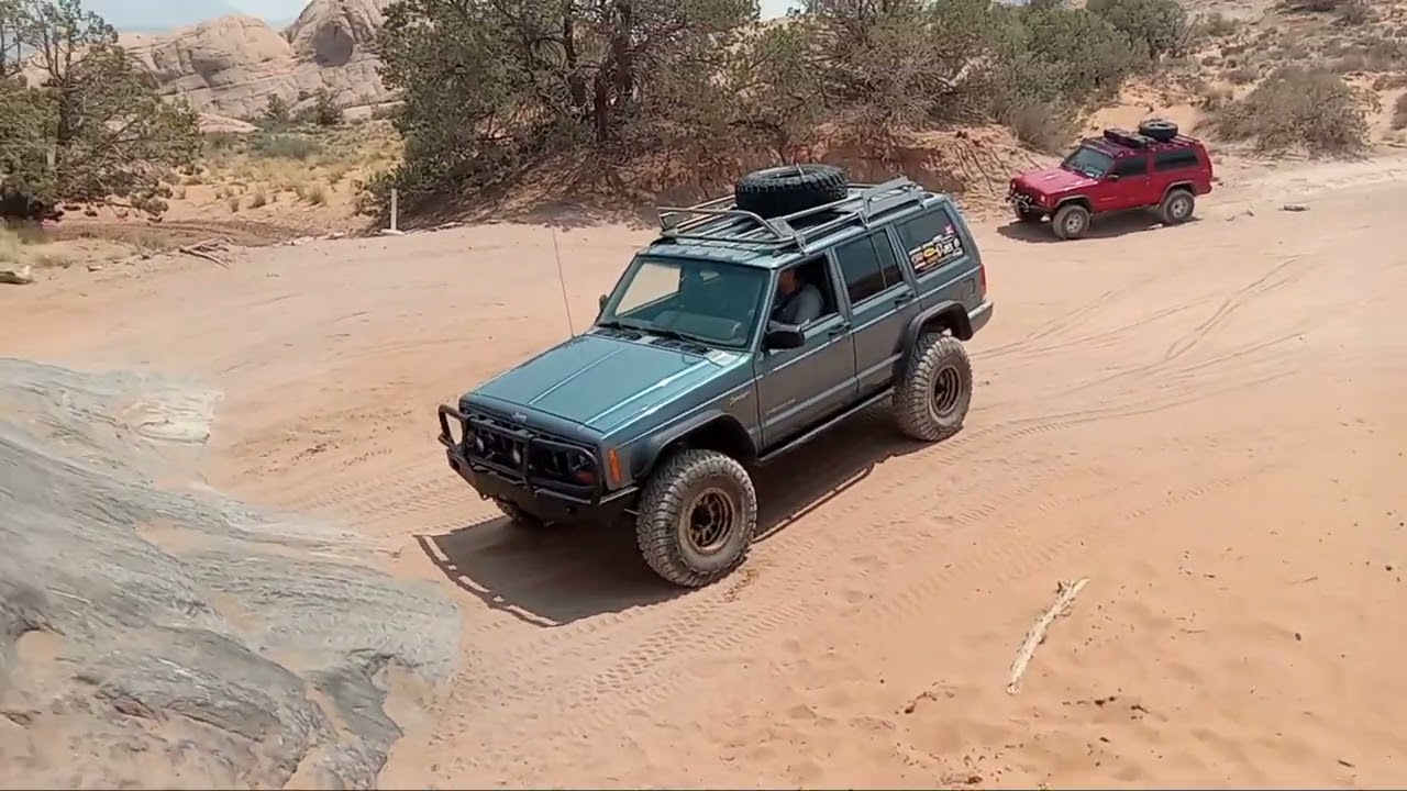 Off road 4X4 Colorado & Moab with Jeep Comanche Cherokee.