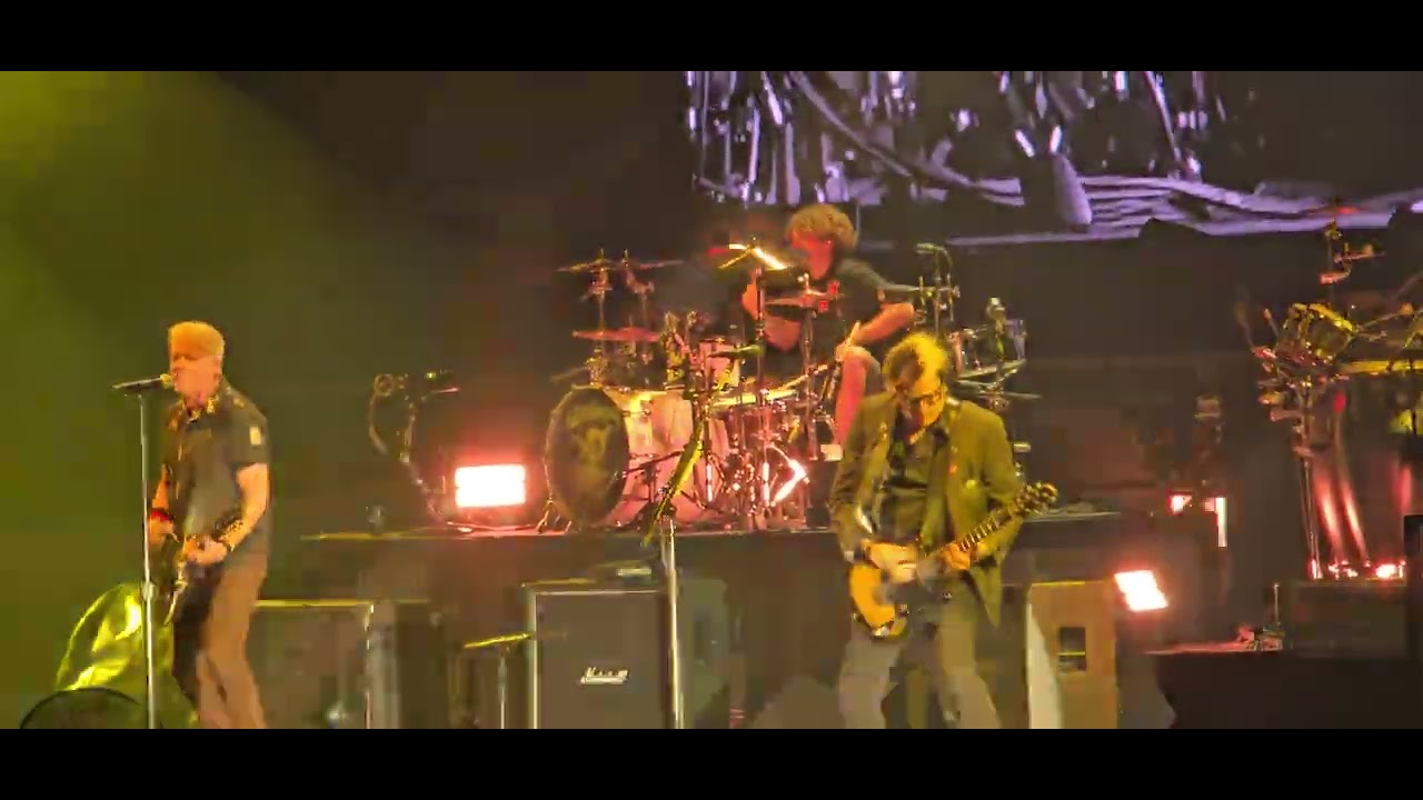 The Offspring München Olympiahalle 30.10.2025 Intro - come out and play