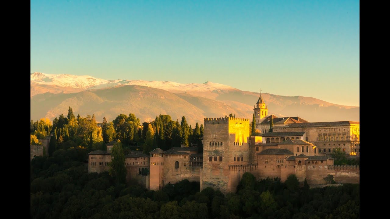 Erik Rents an AirBnb Cave in Granada