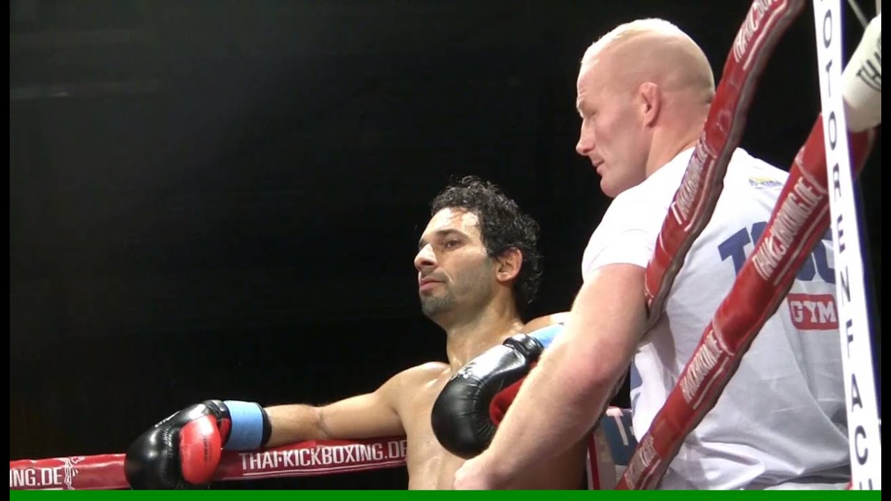 Human Nikmaslak vs Michael Samlidis 12 12 15  Kickmas