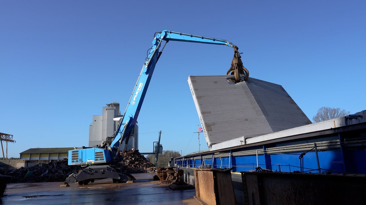Verschrottung von Schiffsladeluken bei Kohl Recycling in Bramsche