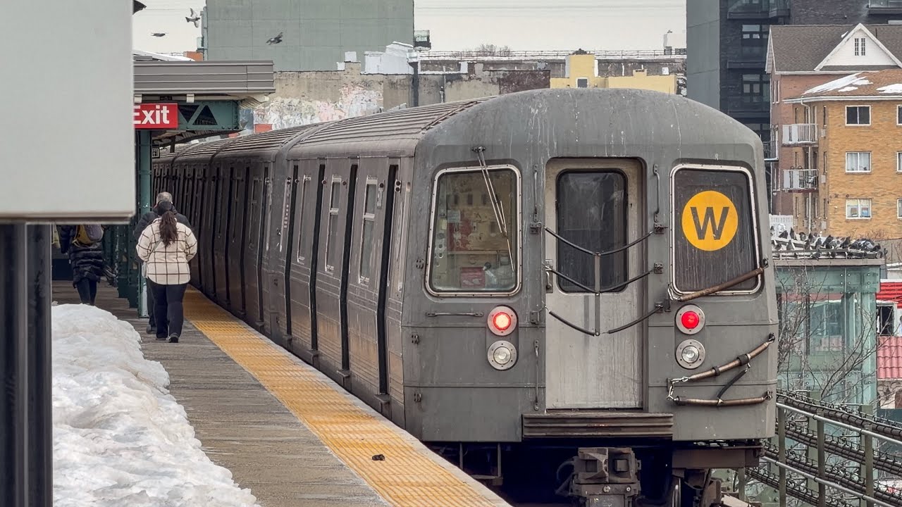 NYC Subway: (N) and (W) Trains @ Astoria Blvd