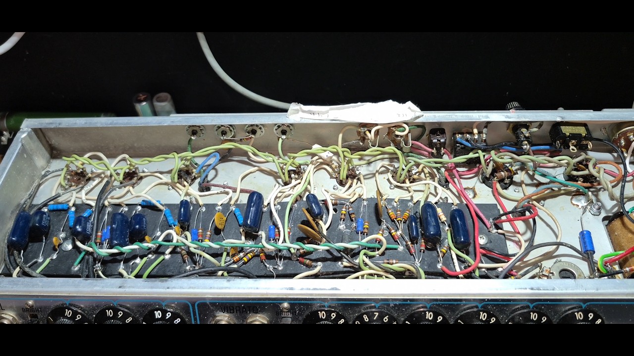Fender Vibrolux Board Clean Experiment Leaking DC on the Grids and the board