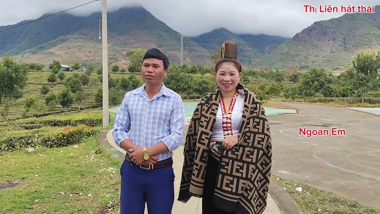 Màn chào hỏi của Ngoan em và đối đáp của Hà Sơ 