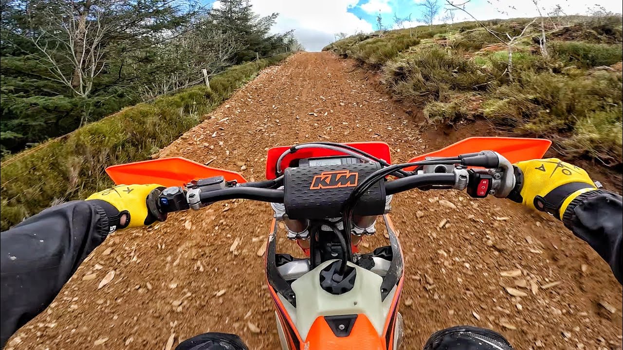 KTM EXC 150 Vs Enduro GP Sprint Track (RAW LAP)