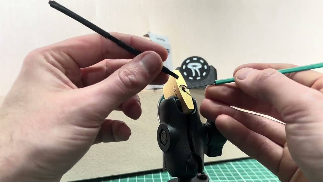 [2] Bruder-Mannesmann 413-40 with homemade pick and tensioner.