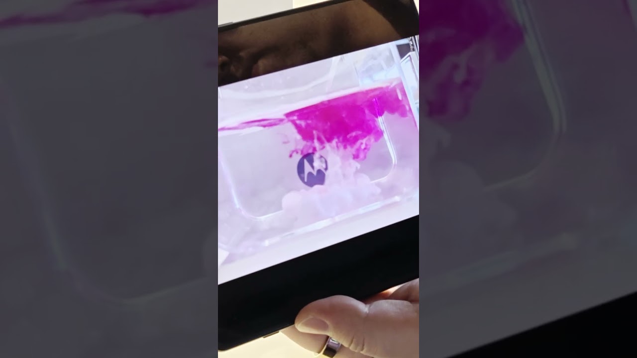 Magic 🪄❌ Slow motion on #MotorolaRazrFold ✅ #MWC2026