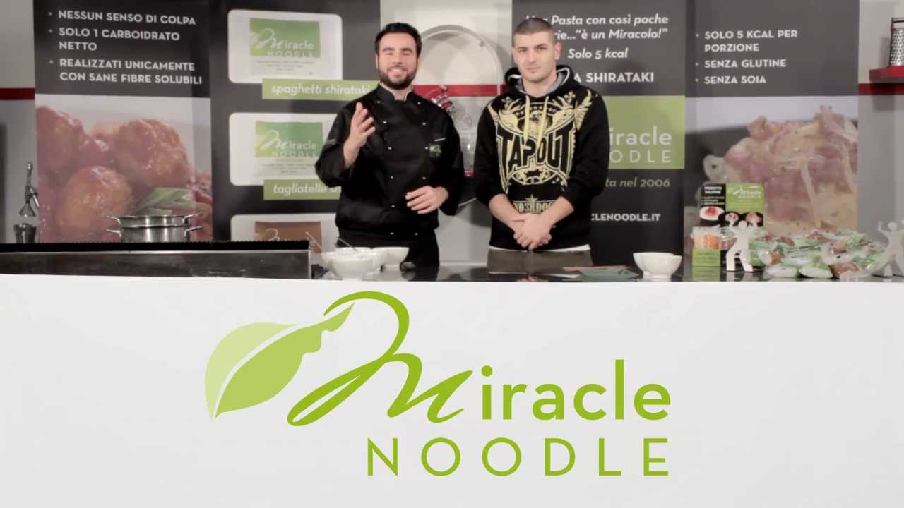 Spaghetti Shirataki MIRACLE NOODLE con verdure croccanti, gamberi e salsa di soia
