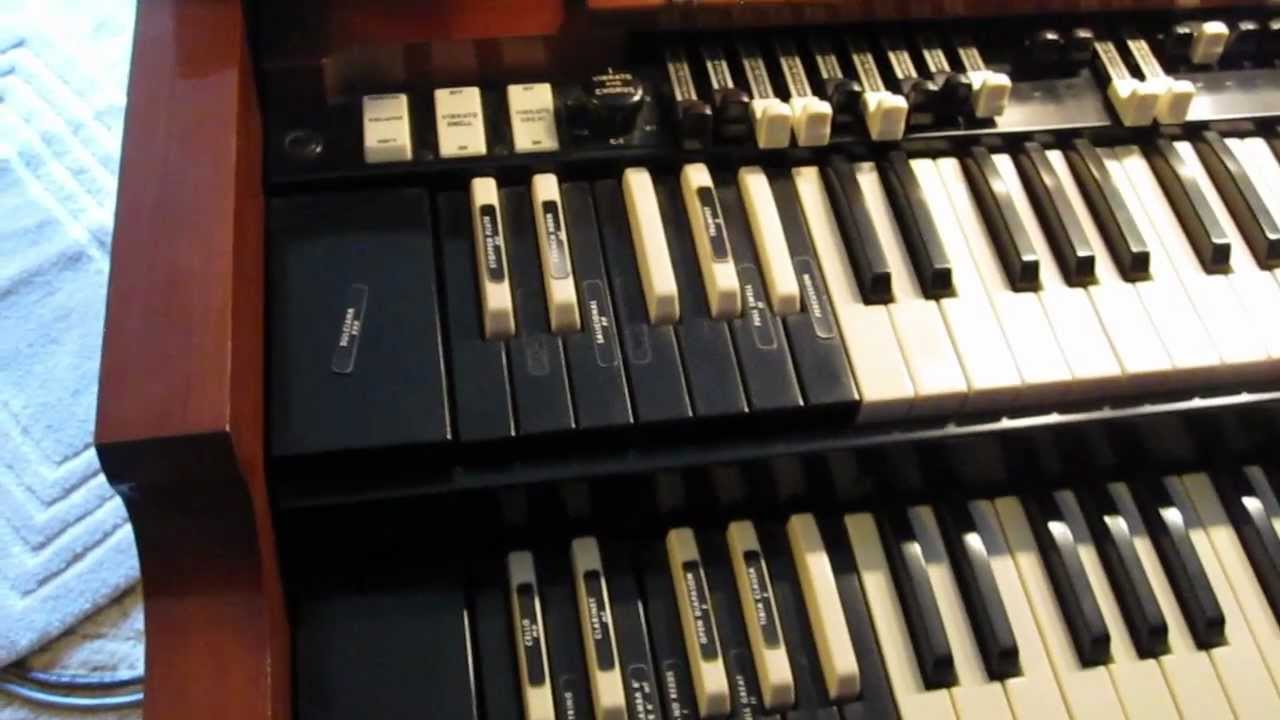 Hammond B3 Organ with Leslie 122 Speaker Demonstration