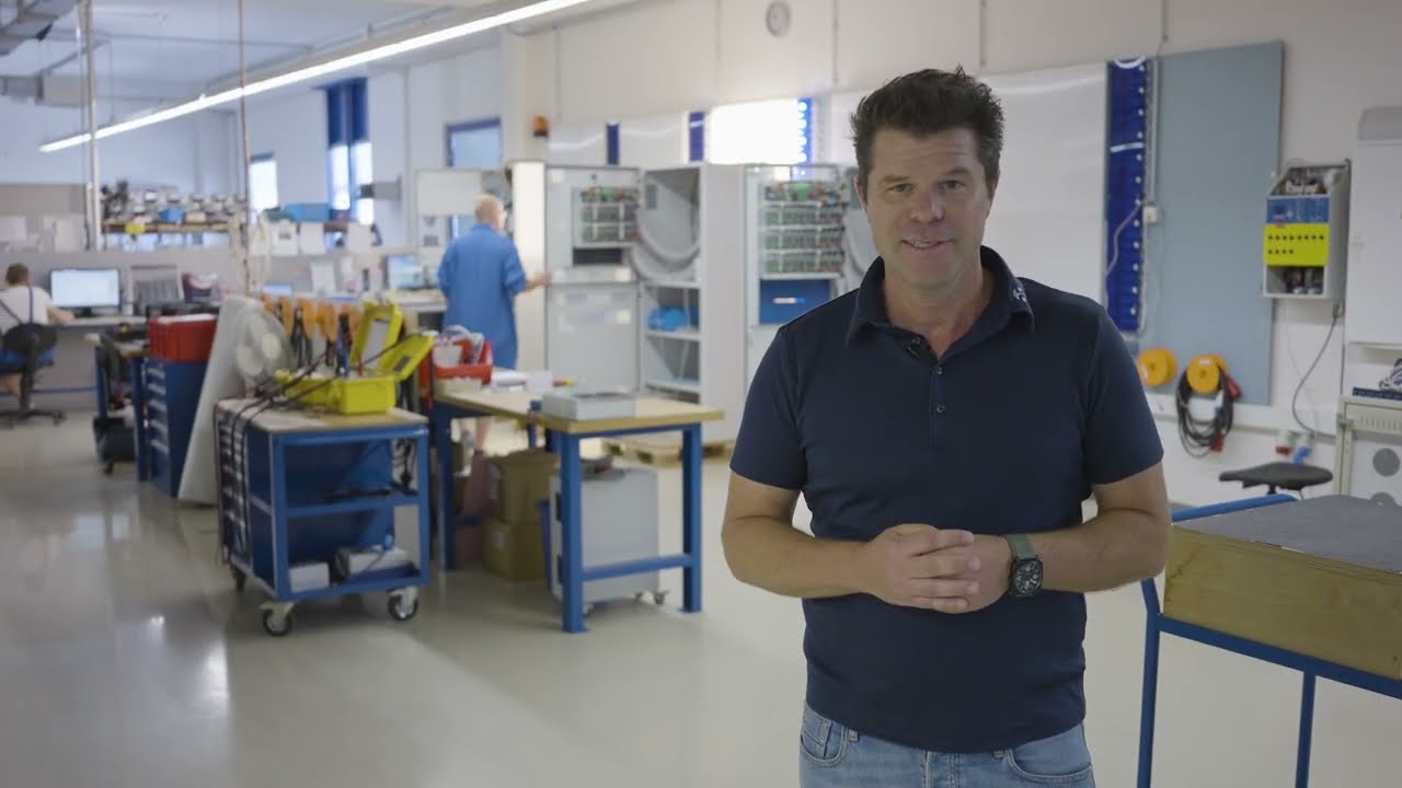 Produktion von zentralen Stromversorgungssystemen am Standort Saalfeld