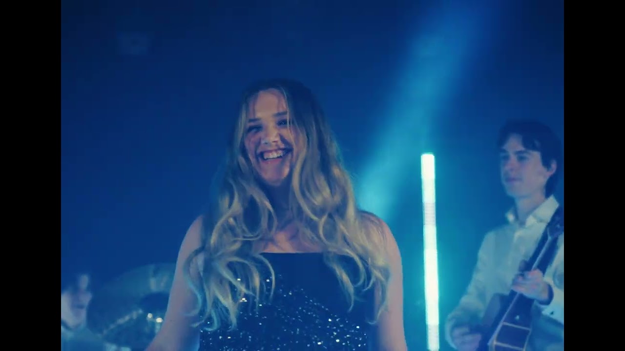 British Anthems Medley performed by Diamon Aura | Luxury Showband