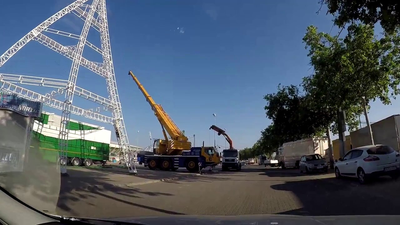Montaje atracciones Feria Córdoba 2018
