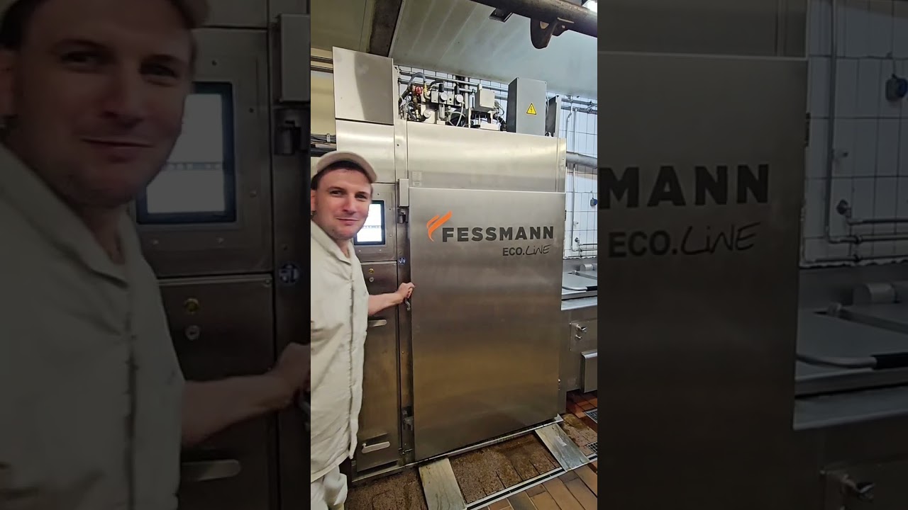 Die ersten Wiener in der nagelneuen Fessmann Anlage ein Traum geht in Erfüllung.#Räuchern #wurst