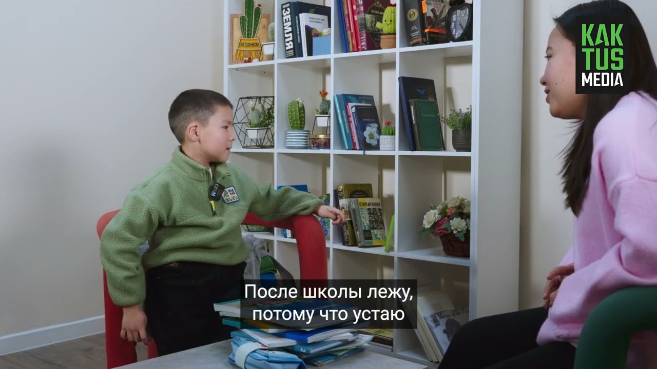 «Даже взрослому тяжело». Сколько кг носят в рюкзаке второклассники
