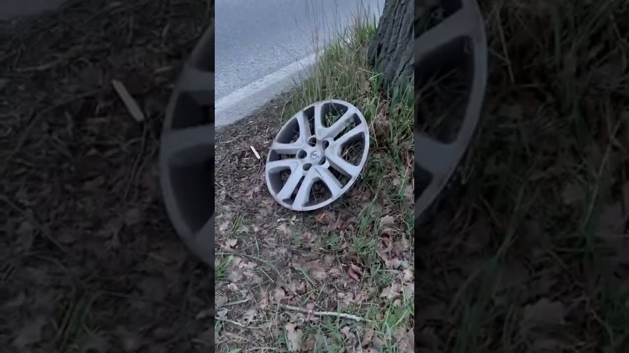 Epic find! Opel Astra 16&ldquo; hubcap found