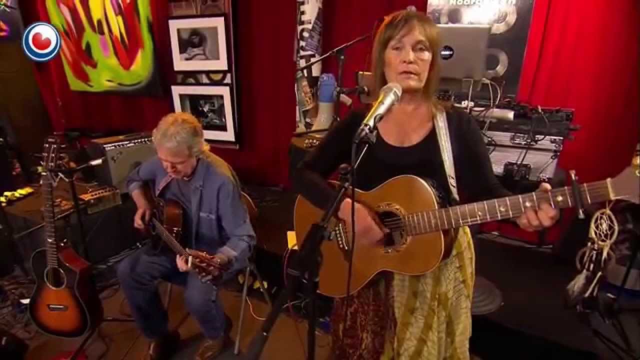 Cathryn Craig & Brian Willoughby - These Old Stone Walls (Noardewyn TV)