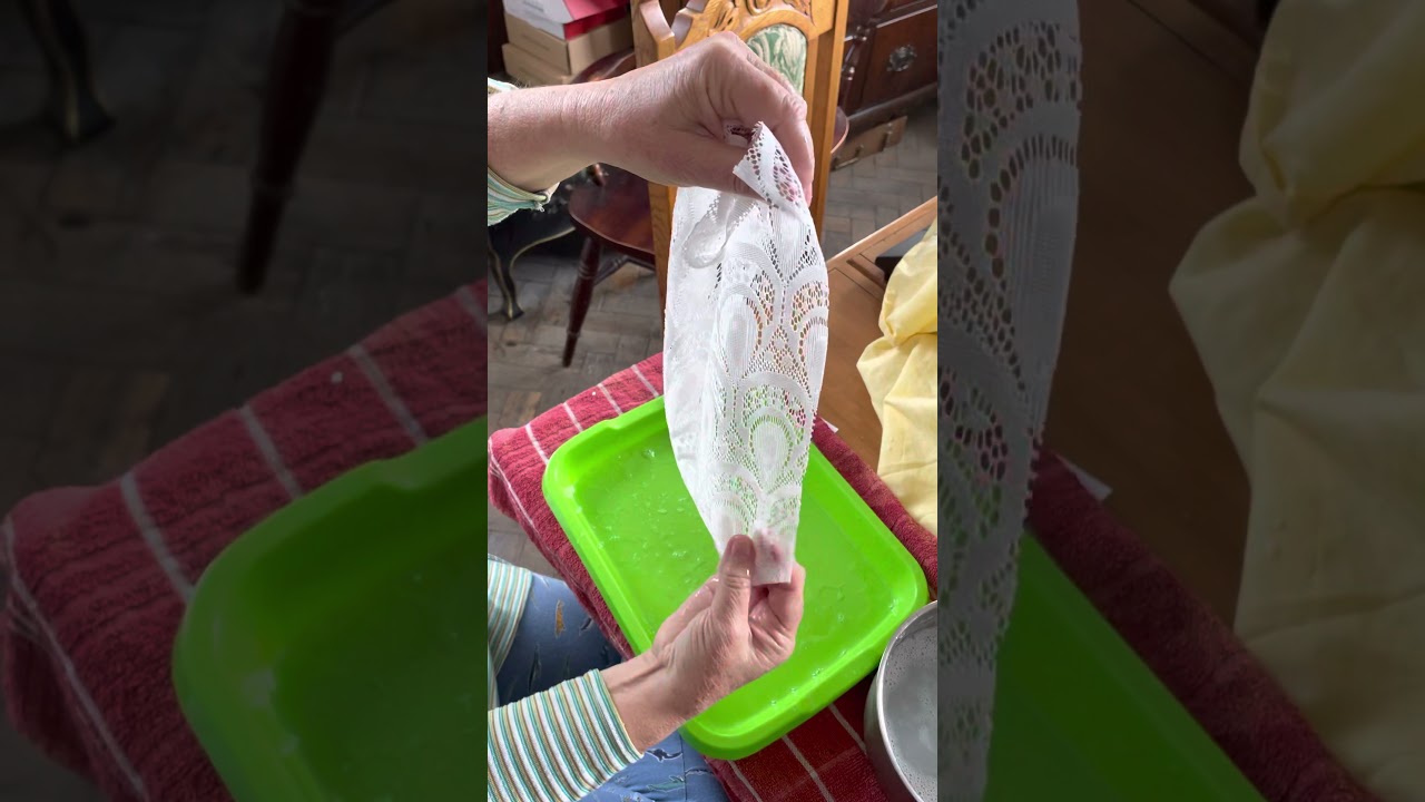 Decorating with cornstarch glue