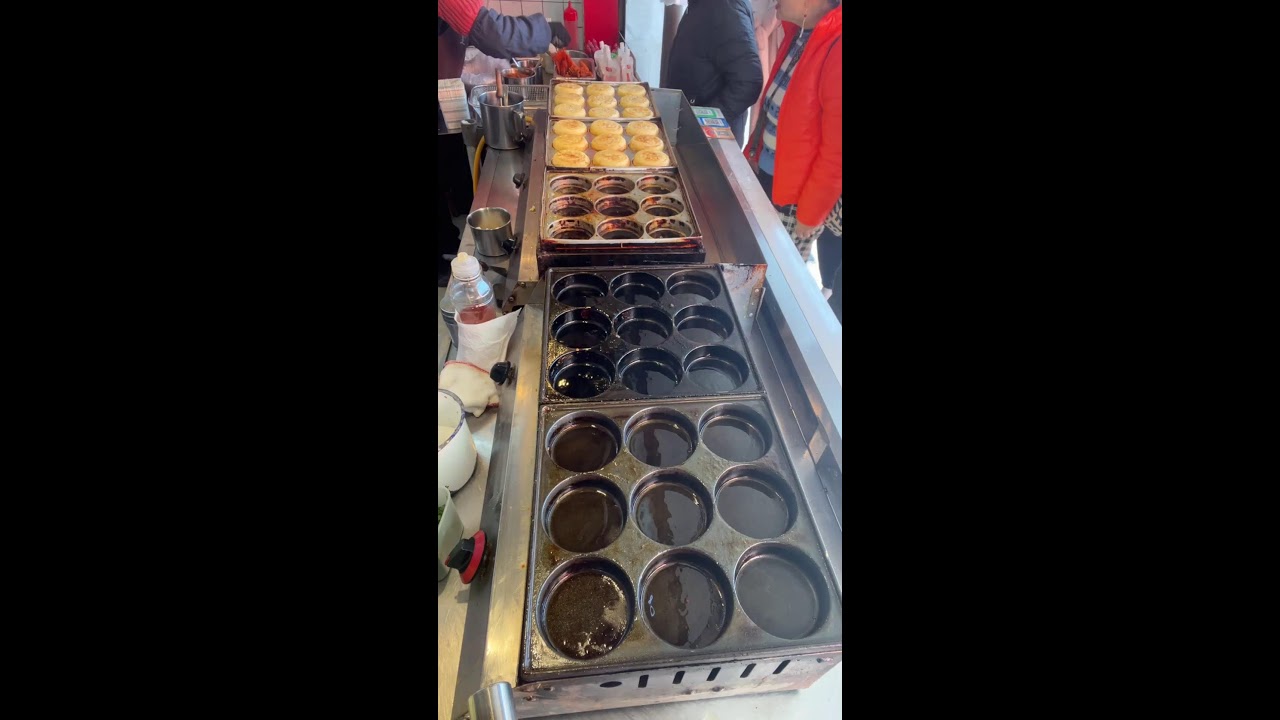 Delicious food live