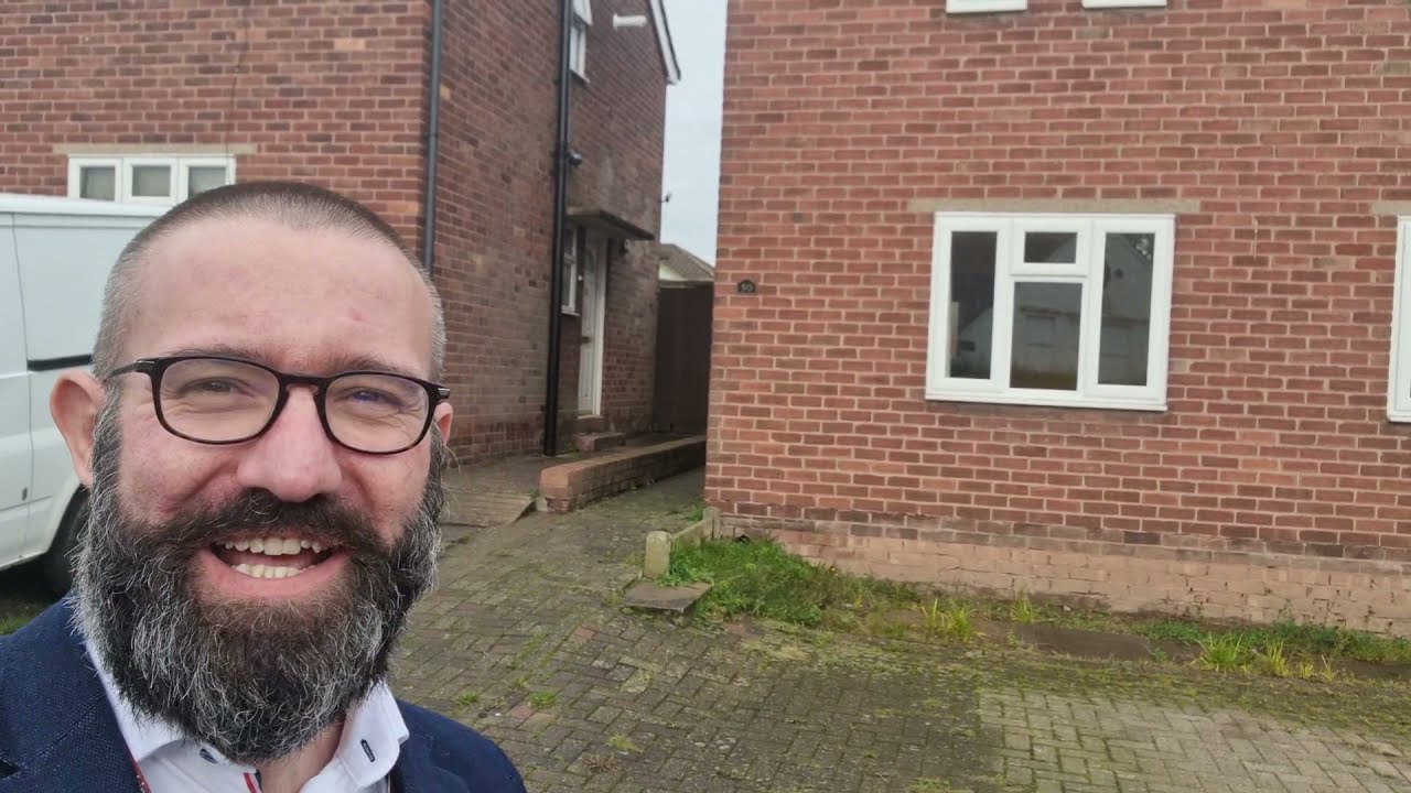 Semi Detached for Sale in Nuneaton - Valley Road, Galley Common, Nuneaton with Hawkins Estate Agents