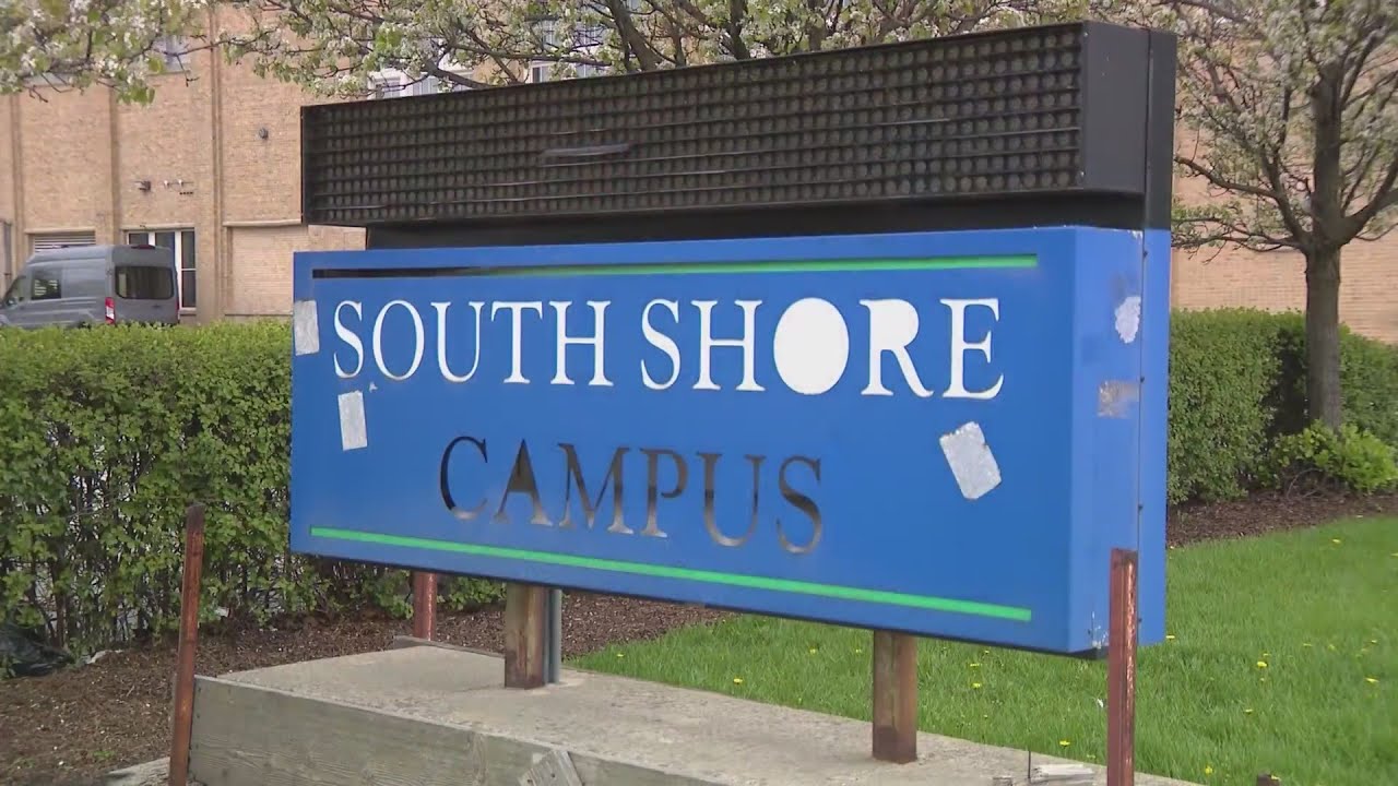 Lawsuit aims to stop migrants from moving into old Chicago high school