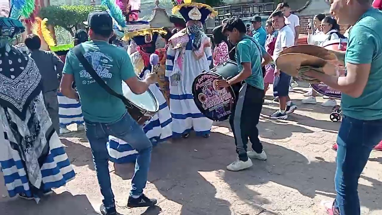 BRINCO DE CHINELOS 31 DE JULIO 2025 BANDA LA DESMADROSA FERIA PATRONAL SANTIAGO CACALOXTEPEC 