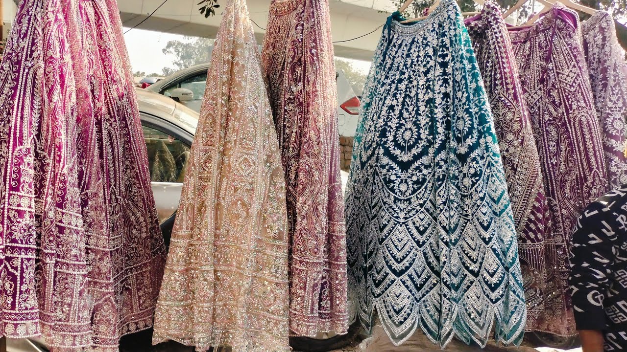 Thursday Seelampur Market Explore designer lehenga, gown collection vlog video @urvashivlogs7783 