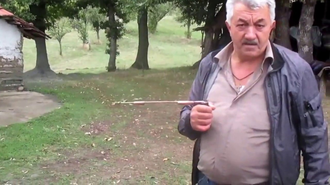 Na izbusenom bunaru kod Milana-U vracevu-Lesak/065-43-09-327