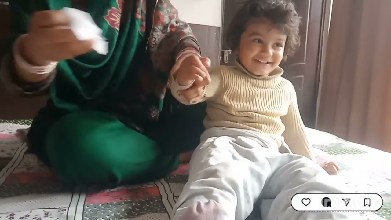 Aaj aisa kya huwa jo bni pakodi🤔