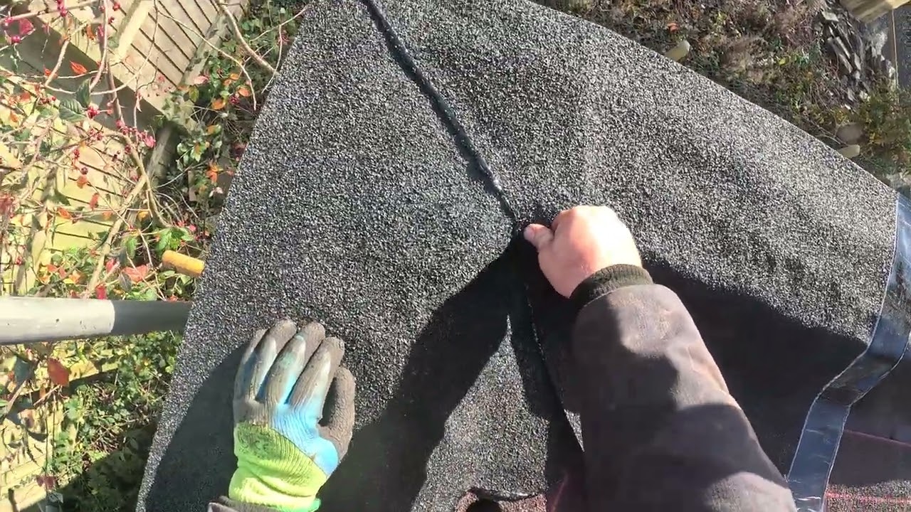 Built up felt overlay, internal corner 🔥 Roofers Manchester, Flat Roofing Manchester