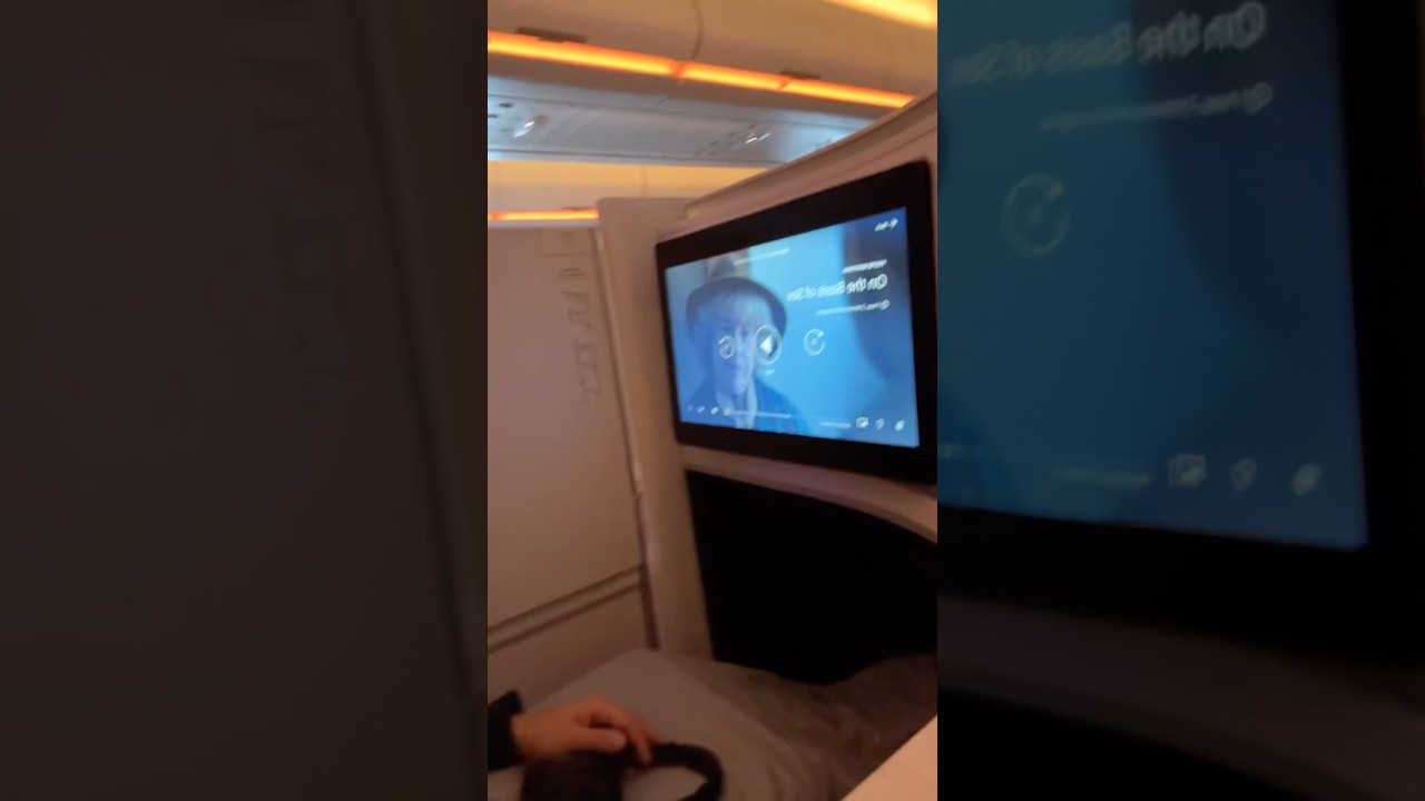 Delta One Business Class Suites A330. Seattle to Paris CDG