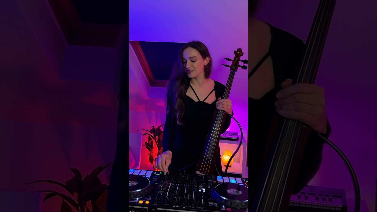 I&rsquo;m in love with this track 💜 #melodictechno #electriccello #dj #electronicmusic #yankovska #love