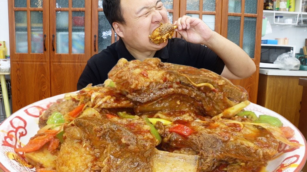 8斤牛排，阿强做“辣炒牛排”，肉嫩多汁大口抱着啃过瘾｜Mukbang【cram阿强】