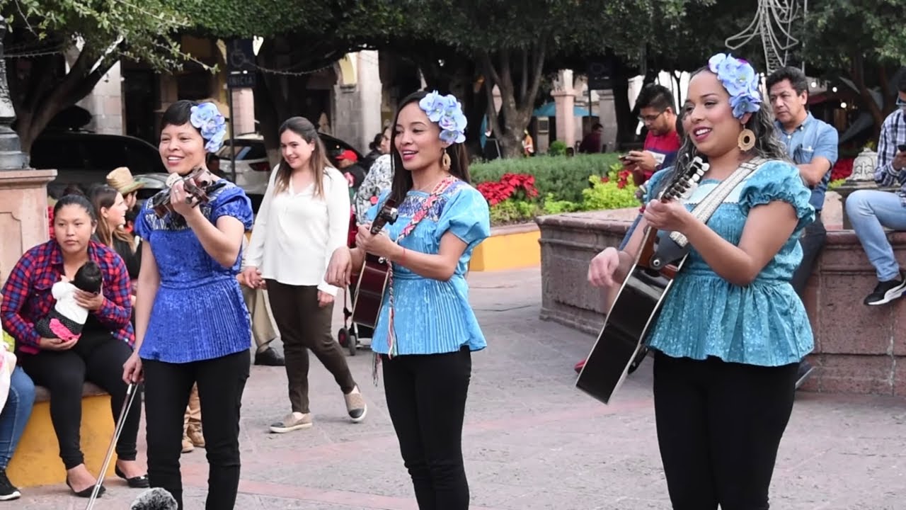 COMPARTAN!!! Miren como tocan y bailan 