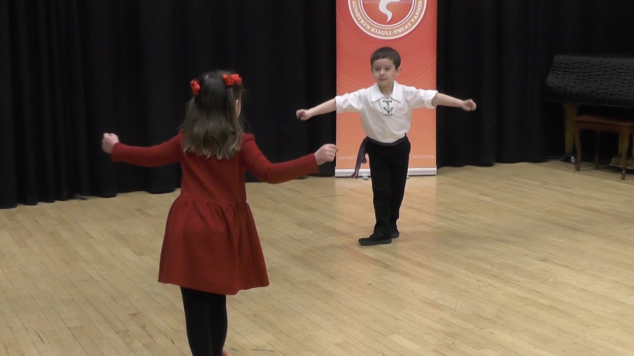 Illiam y Thalhear   (performed at the Manx Folk Awards 2018)