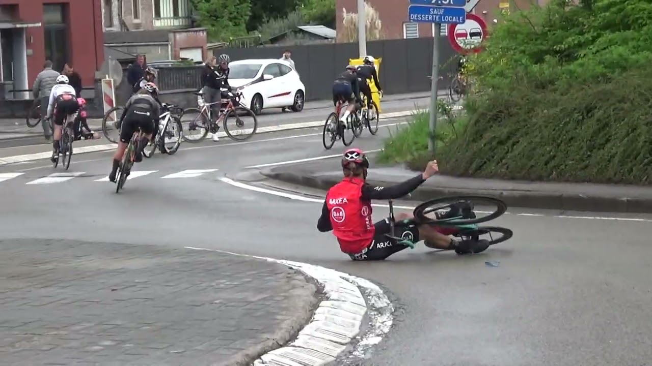 Valpartij bij Vrouwenkoers Waalse Pijl 2025