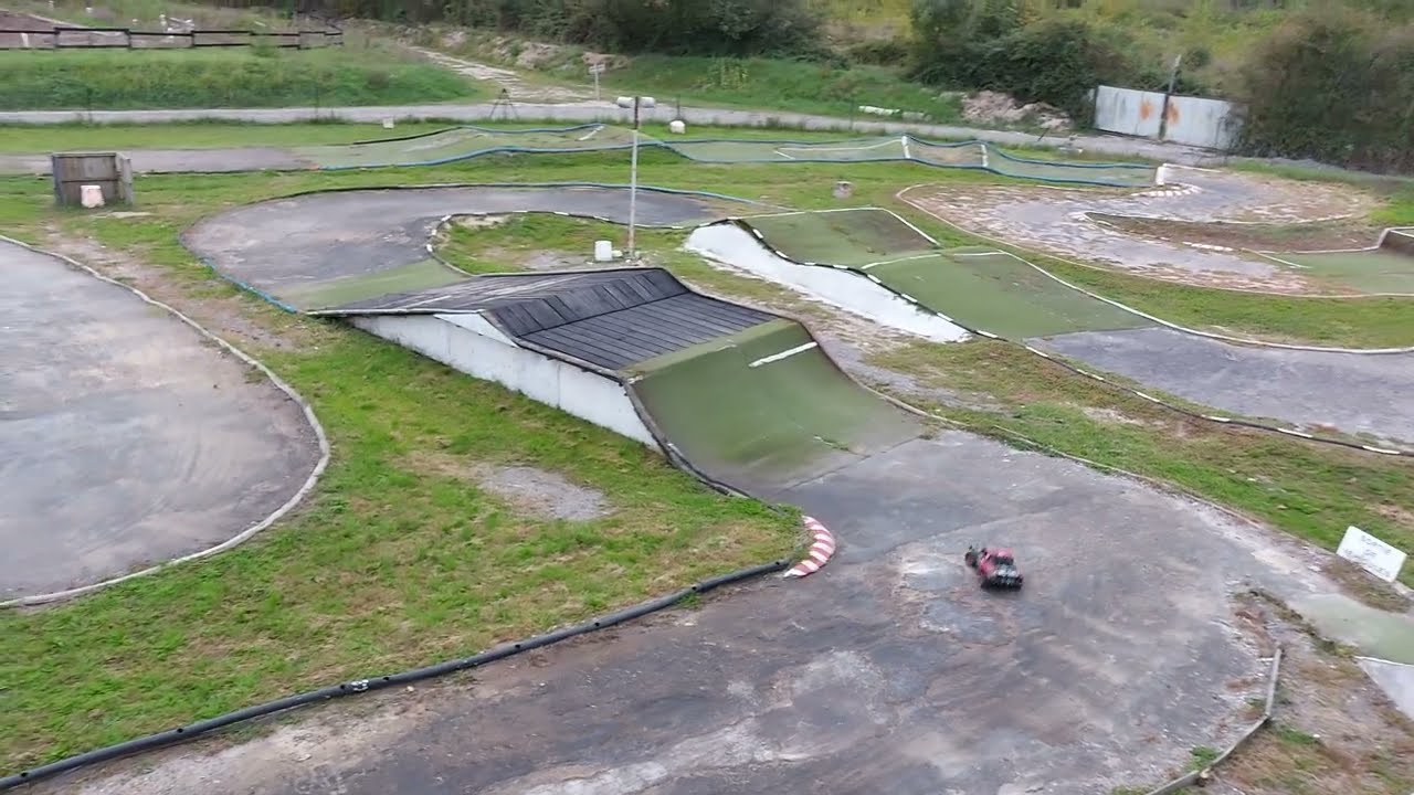 ya un souci chef Arrma mojave sur piste TT 1/8