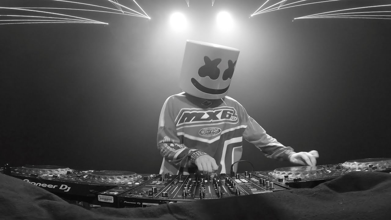 Marshmello x Hamdi - Fired Up (Live Performance Video)