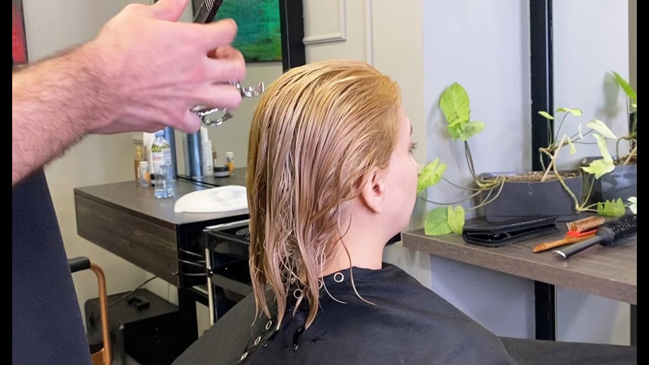 First-time blonde gets a fresh haircut